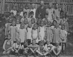 Bild zeigt ein Schulfoto aus der Zeit von 1920-1950