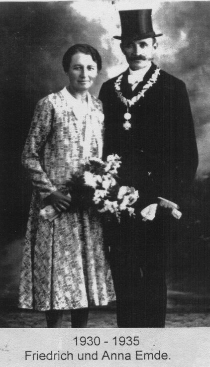 Bild zeigt das Königspaar Anna und Friederich Emde von 1930-1935